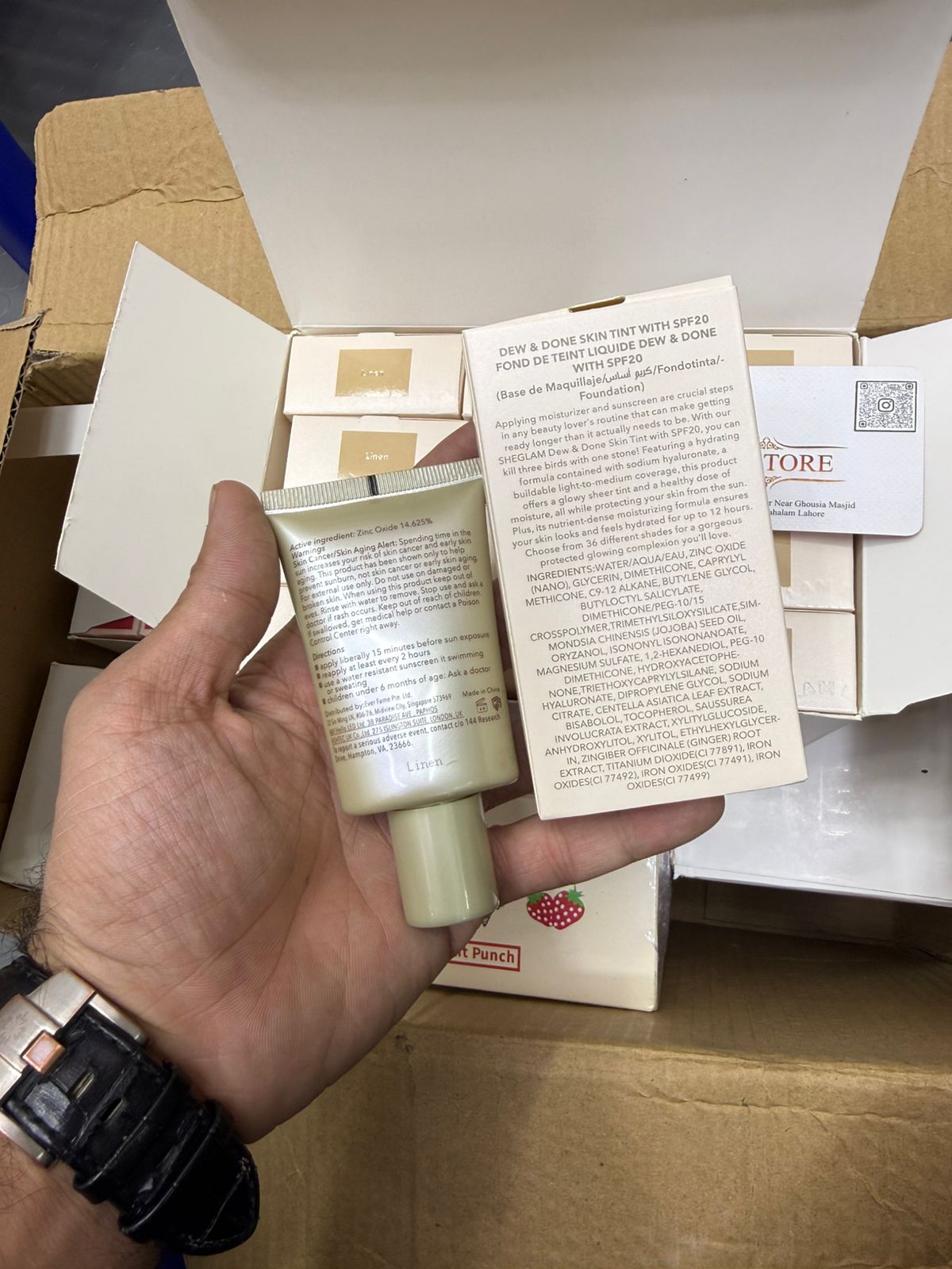 She Glam Dew & Done Skin Tint with
SPF20 Sunscreen