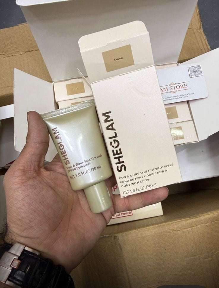 She Glam Dew & Done Skin Tint with
SPF20 Sunscreen