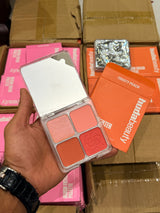 HUDA BEAUTY - Blush Filter Blurring Blushlighters Palette