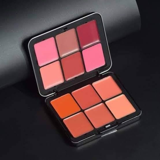 CARLA SECRET CREAM BLUSH PALETTE. image 0
